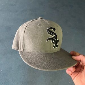 Chicago White Sox hat grey